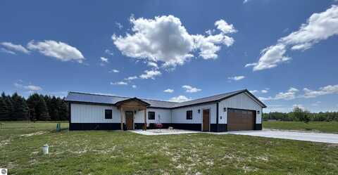 635 SW Grouse Drive, Kalkaska, MI 49646