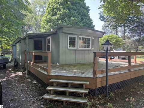 17034 Third Street, Arcadia, MI 49613
