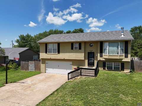 4406 NW 52nd Ter, Topeka, KS 66618
