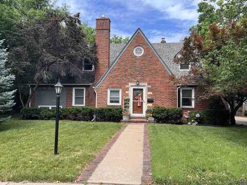 2031 SW Oakley AVE, Topeka, KS 66606