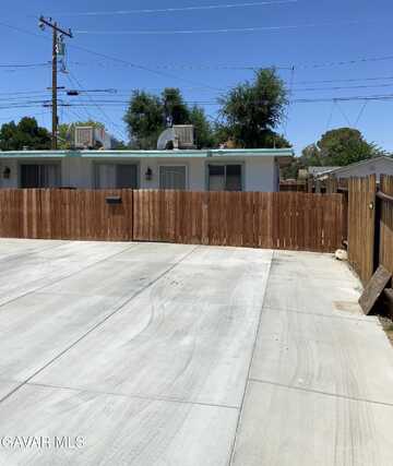 44621 Cedar Avenue, Lancaster, CA 93534