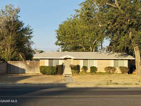 45446 W 10th Street, Lancaster, CA 93534