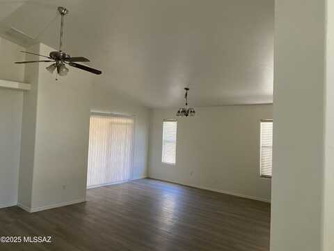 6858 Quailwood Way, Tucson, AZ 85757
