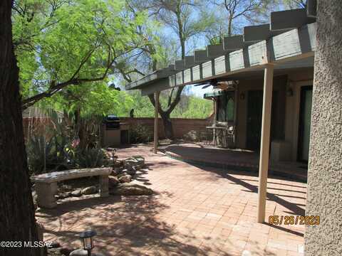146 N Caviar Place, Tucson, AZ 85745