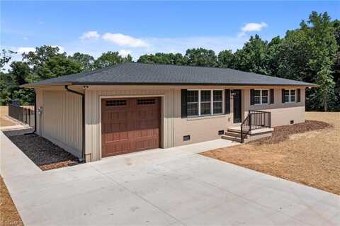 893 Chief Thomas Road, Harmony, NC 28634