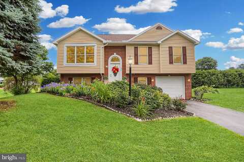 136 ARBOR BLUFF DRIVE, BELLEFONTE, PA 16823