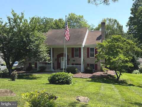 4951 BOSSLER ROAD, ELIZABETHTOWN, PA 17022