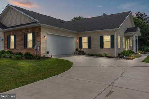 3243 PORTRAIT WAY, CHAMBERSBURG, PA 17201