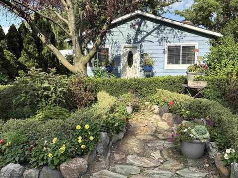 24280 Berry, Warren, MI 48021