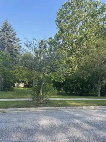 Price, Auburn, MI 48611