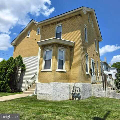 201 N LINE STREET, LANSDALE, PA 19446