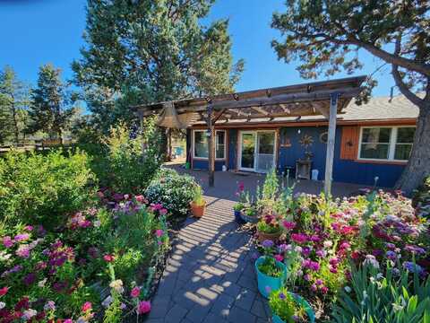 67205 Bass Lane, Bend, OR 97703
