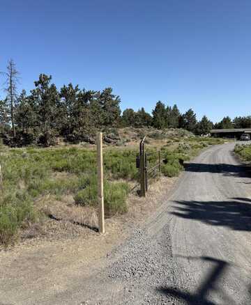 21710 McGilvray Road, Bend, OR 97702
