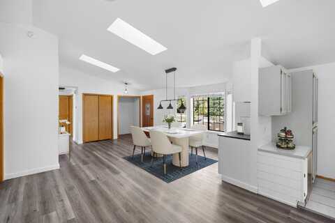 61325 King Josiah Place, Bend, OR 97702