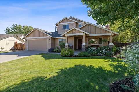 2042 NW 22nd Street, Redmond, OR 97756