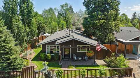 820 NW 12th Street, Bend, OR 97703