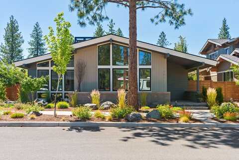 3055 NW Tharp Avenue, Bend, OR 97703