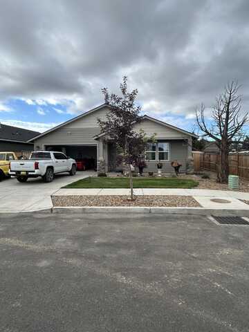3154 NW Cedar Avenue, Redmond, OR 97756