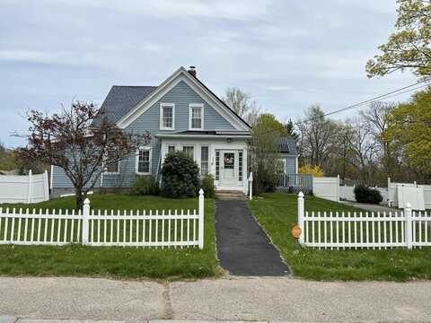 558 Ash St, Brockton, MA 02301