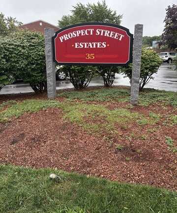 35 Prospect St, Woburn, MA 01801