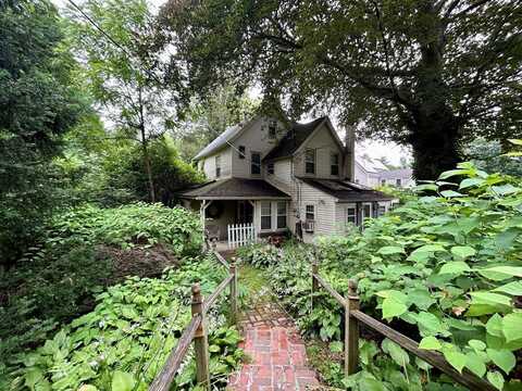 12 Gates Terrace, Sterling, MA 01564