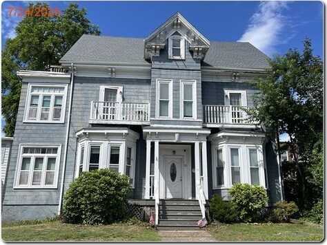 13 Portland St, Lynn, MA 01902