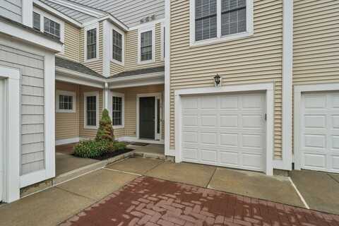 34 Village Dr, Quincy, MA 02169