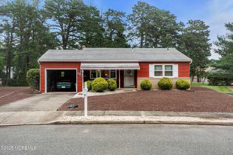 13 Millbrook Court, Toms River, NJ 08757