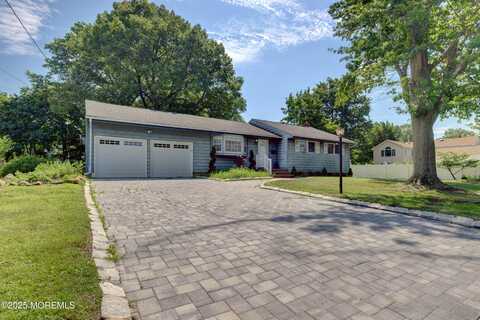 26 Old Manor Road, Holmdel, NJ 07733