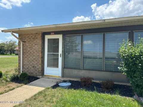 21 Yorkshire Court, Manchester, NJ 08759