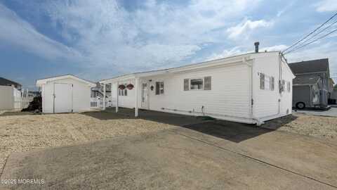 8 W Raritan Drive, Little Egg Harbor, NJ 08087
