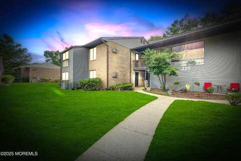 229 Medford Court, Manalapan, NJ 07726
