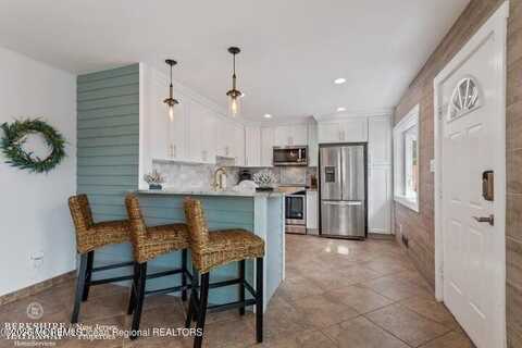 347 S Route 35 Highway, Mantoloking, NJ 08738