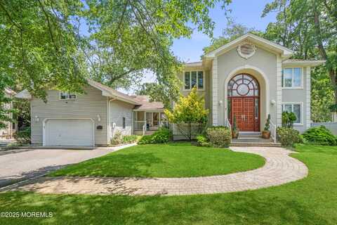 7 Wallace Avenue, Oakhurst, NJ 07755