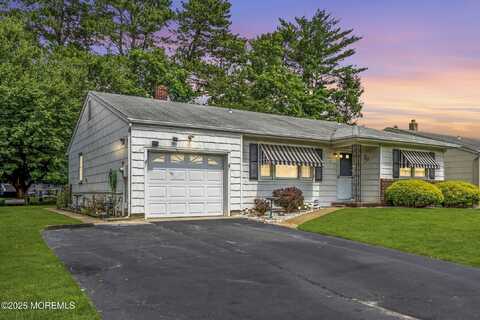 7 Beaverbrook Drive, Toms River, NJ 08757