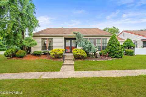 628a Stamford Court, Manchester, NJ 08759