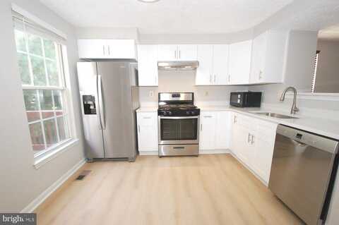 8916 PEMBROOK WOODS, LAUREL, MD 20723