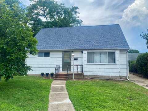 20 Howard Street, Hicksville, NY 11801