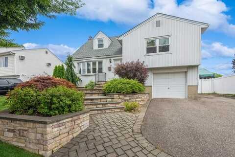 44 Garnet Lane, Plainview, NY 11803