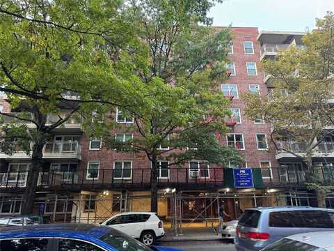 142-05 Roosevelt Avenue, Flushing, NY 11354