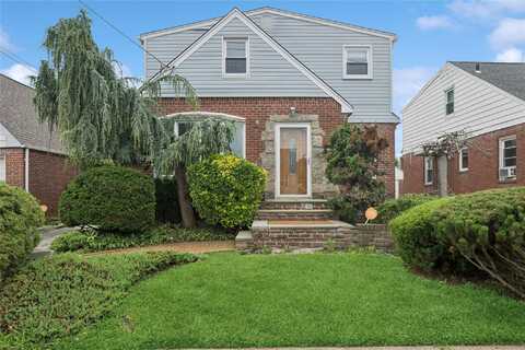 1111 Theodora Street, Franklin Square, NY 11010