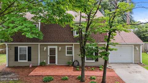 602 King Arthur Road, Greenville, NC 27858