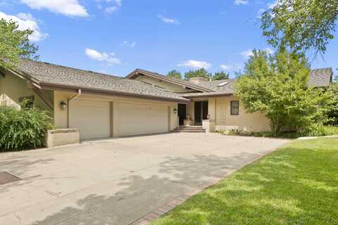 9812 Nottingham Drive, Omaha, NE 68114