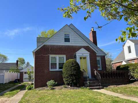 31 Evergreen Lane, New Hyde Park, NY 11040