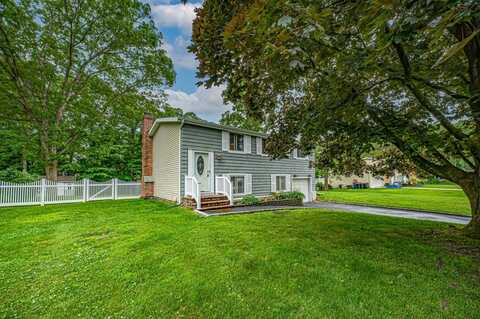 4 Mayflower Lane, East Setauket, NY 11733