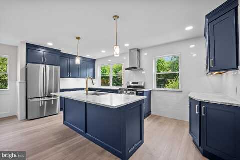 857 GREEN VALLEY DRIVE, PHILADELPHIA, PA 19128