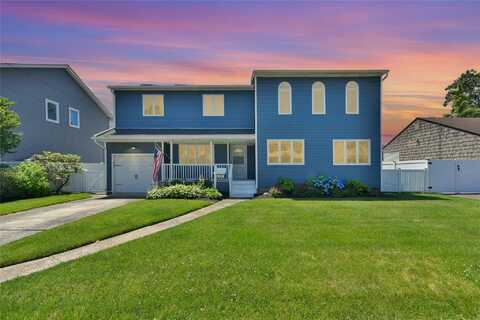 168 Von Huenfeld Street, Massapequa Park, NY 11762