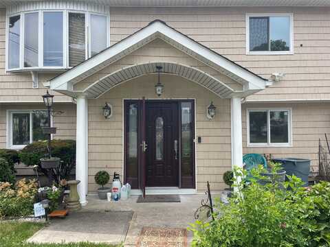 24 Hickory Street, Deer Park, NY 11729