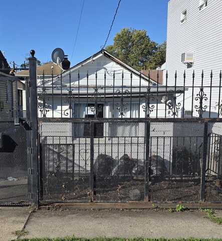 815 Swinton Avenue, Bronx, NY 10465
