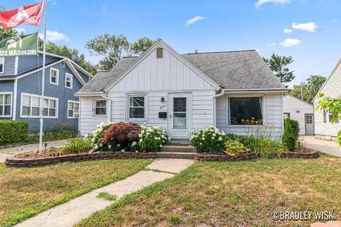 302 W 22nd Street, Holland, MI 49423